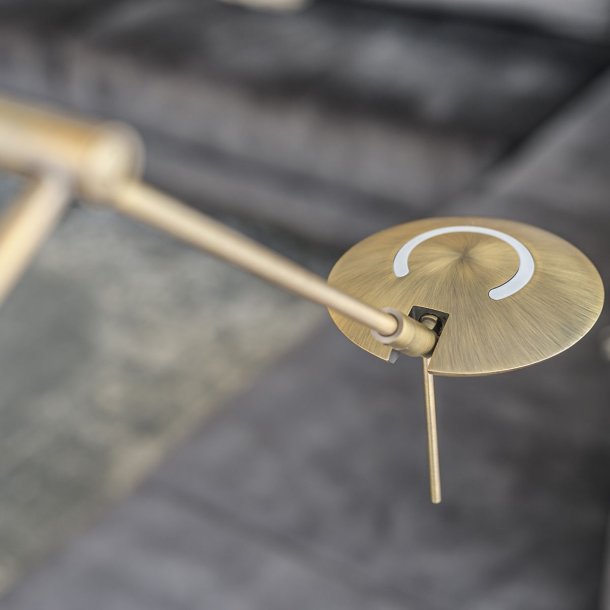 Amora - Dobbelt gulvlampe i tre forskellige finish