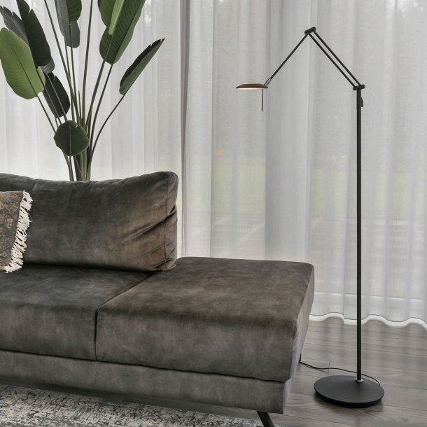 Cleo - gulvlampe i moderne stil, tre farver