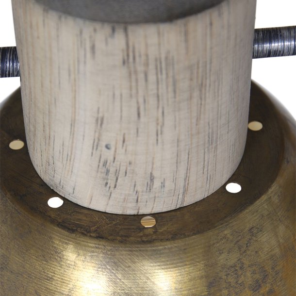 Bates - spotlampe med tre skrme i fem forskellige finish