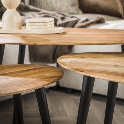 Tripolis - Sofabordsst med tre borde i massiv akacietr