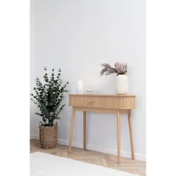 Isak � Konsolbord i ljust tr� med tv� d�rrar.