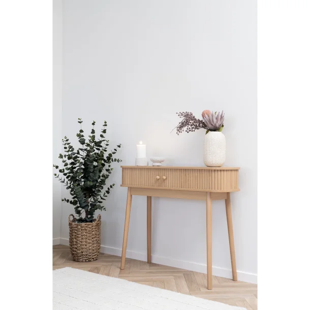 Isak � Konsolbord i ljust tr� med tv� d�rrar.