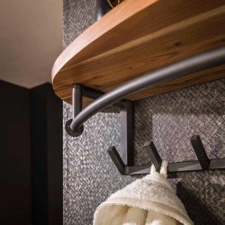 Vasto - Hattehylde i akacietr med seksten knager og bjlestang