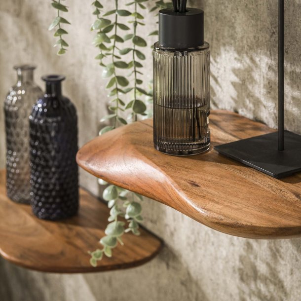 Lott - Hyldest med tre hylder i massiv akacietr