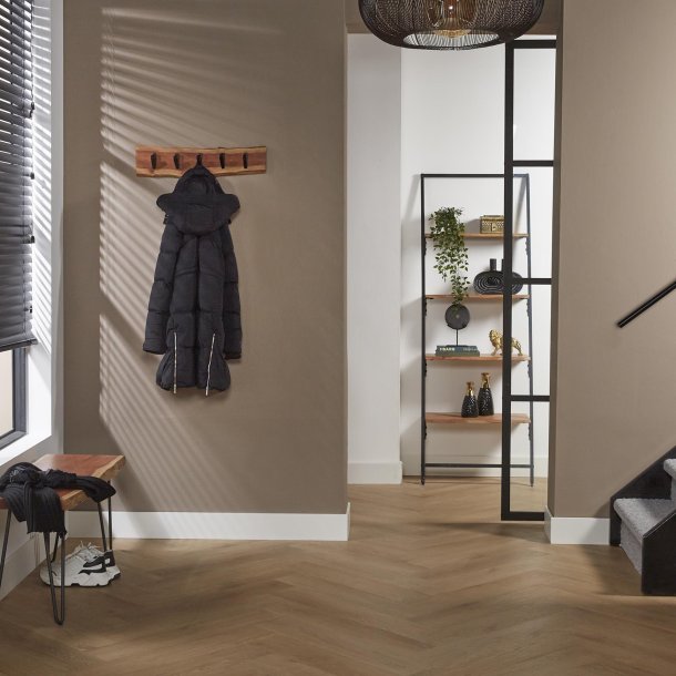 Acara5 - Knagerkke i massivt akacietr med fem knager