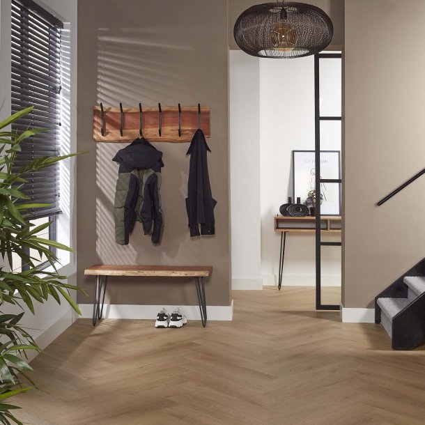 Acara6 - Knagerkke i massivt akacietr med seks store knager