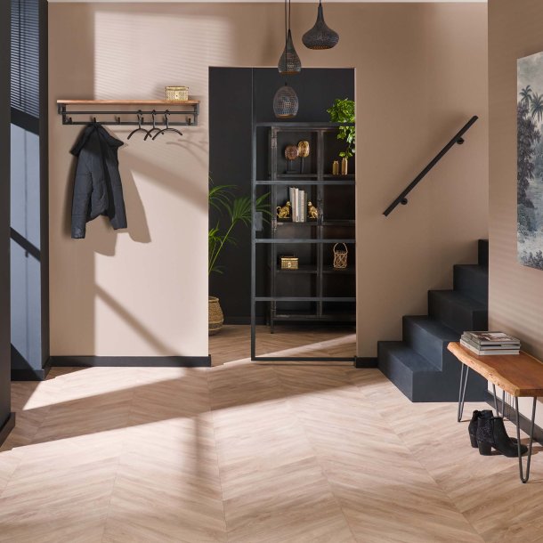 Acai98 - Hattehylde i massivt akacietr med seks knager