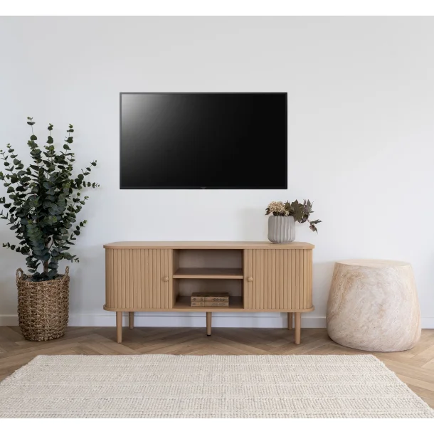 Smoke � TV-b�nk i ljus tr� med tv� skjutd�rrar och ett hyllplan