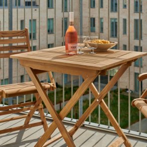 Dales - Matbord i teak, fllbart, 70 x 70 cm.