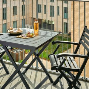  Dales - Matbord i svart mahogny, hopfllbart