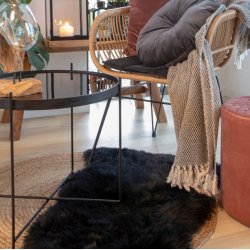 gte sort Lammeskind - 50 x 85 cm.