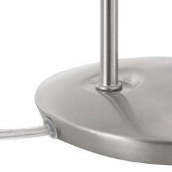 Plate - bordlampe i stl eller sort metal sammen med en glasskrm