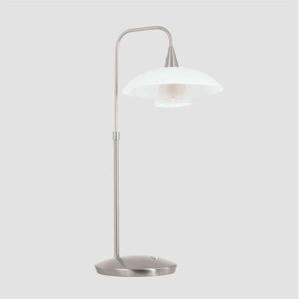 Plate - bordlampe i stl eller sort metal sammen med en glasskrm