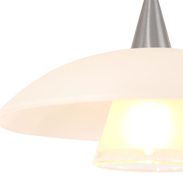 Plate - bordlampe i stl eller sort metal sammen med en glasskrm