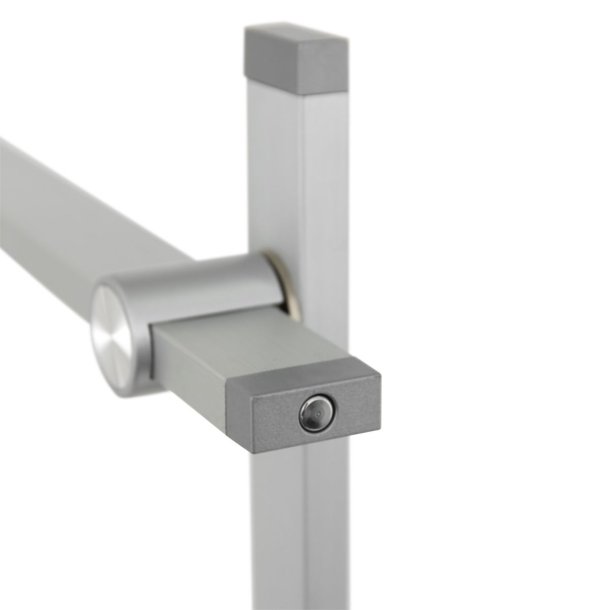 Coco - gulvlampe i aluminium og glas, to farver