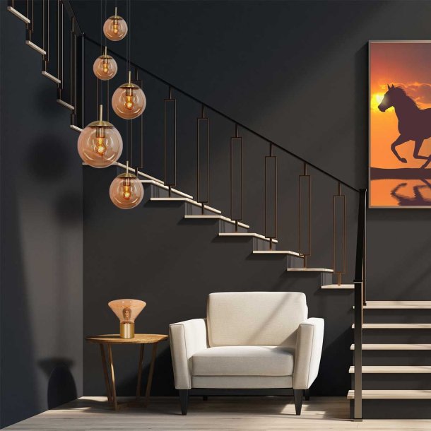 Bowie - loftlampe i messing og ravfarvet glas