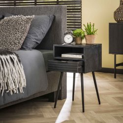 Marna - Sengebord i sort massiv mangotr