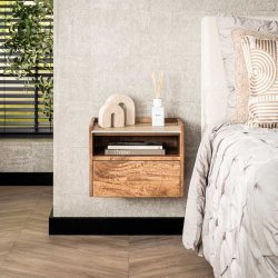 Cerro - Sengebord vghngt i mango og travertin, hjde 30 cm.