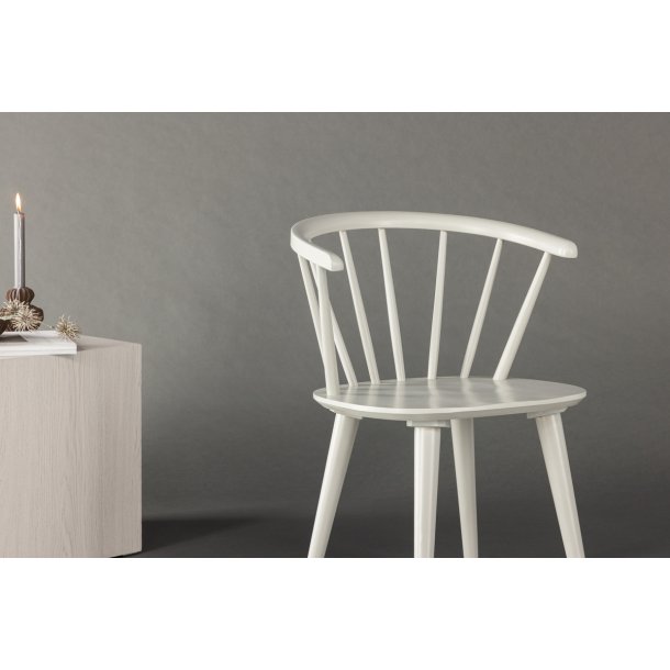 Dobby - 2 Spisebordsstole i massiv lysegr� lakeret tr�