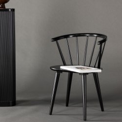 Dobby - 2 Spisebordsstole i massiv sortlakeret tr�