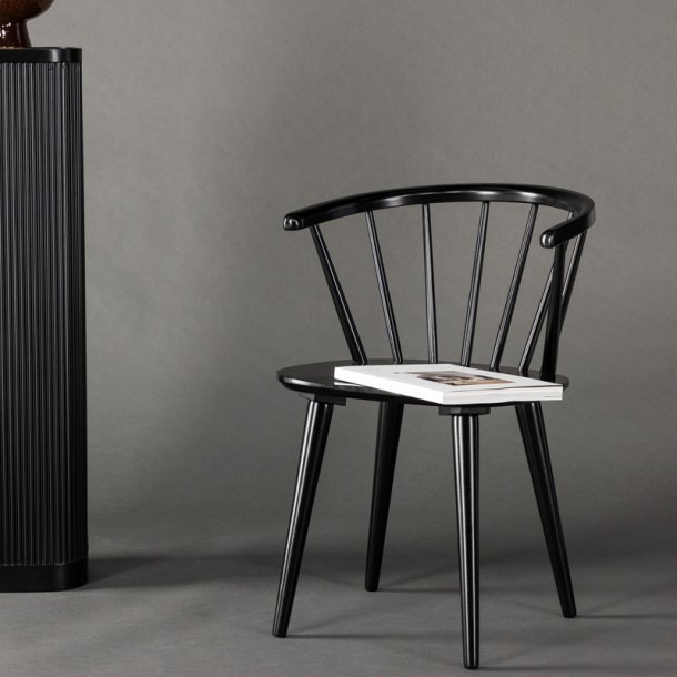 Dobby - 2 Spisebordsstole i massiv sortlakeret tr�