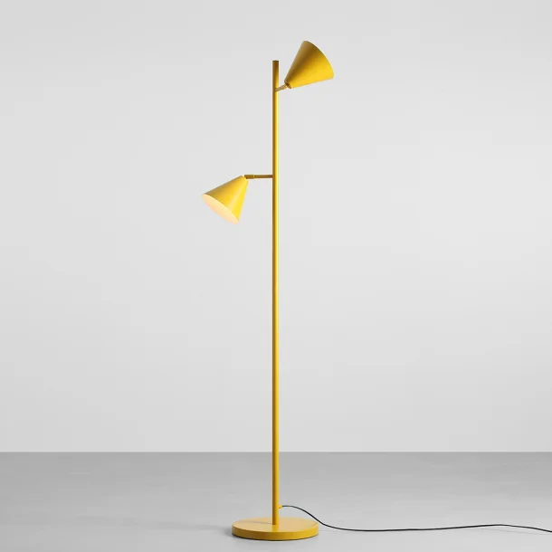 Frigg- Gulvlampe med to skrme i sennepsgul metal