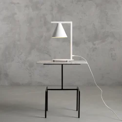 Frigg- Bordlampe i hvid metal