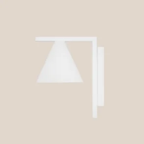 Frigg - Vgglampa i vit metall