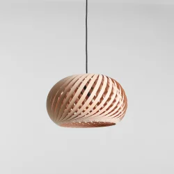 Nightfall - Pendel i flettet bgetr, diameter 38 cm.