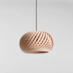 Nightfall - Pendel i fltad boktr, diameter 38 cm.