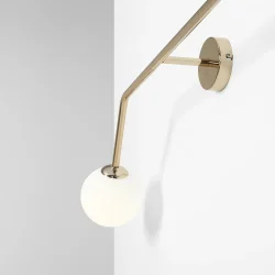 Limelight - Vglampe i guldfarvet metal og hvidt glas, bredde 97 cm
