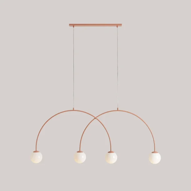 Twiggy - Taklampa i korallfrgad metall och 4 vita glaskupoler, bredd 149 cm.