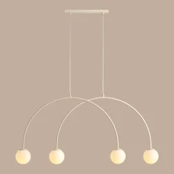 Twiggy - Loftlampe i cremefarvet metal og 4 hvide glaskupler, bredde 130 cm.