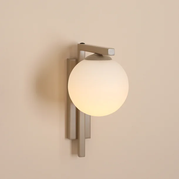 Moma - Vglampe i beige metal og hvidt glas