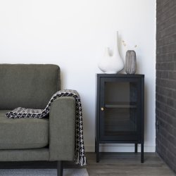 Calaf - Skab i sort metal med glaslge