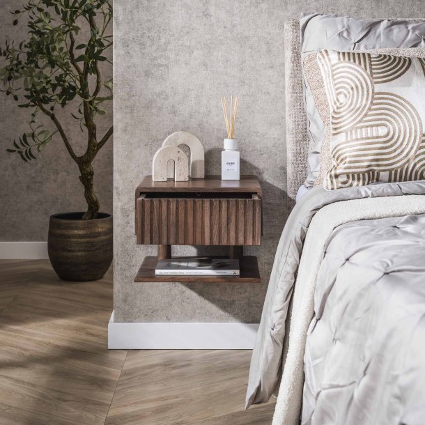 Marron - Sengebord i brun massiv akacietr med skuffe og hylde