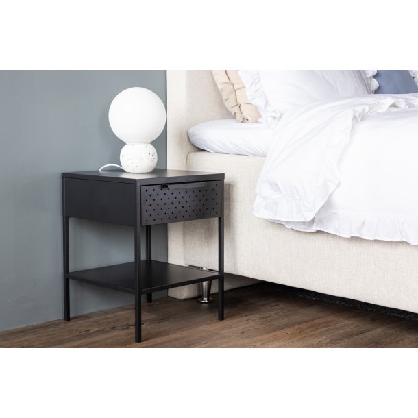 Beta - Sengebord i sort metal
