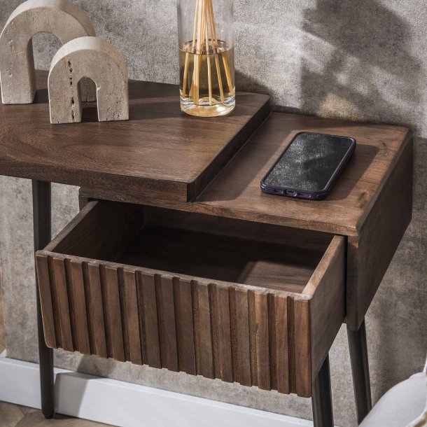 Marron - Sengebord i brun massiv akacietr med venstrehngt skuffe 