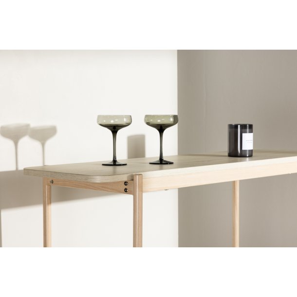 Stigma - Reol i hvidtonet MDF, 120 x 120 cm.