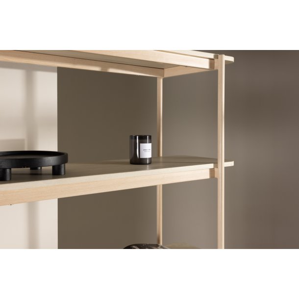 Stigma - Reol i hvidtonet MDF, 120 x 190 cm.