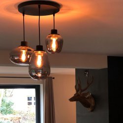 Alhambra -loftlampe med tre rgfarvede glaskupler