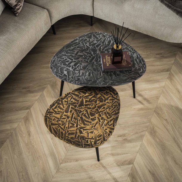 Olympos - Sofabordsst i organisk trekantet form, lavet i bronze og slv finish