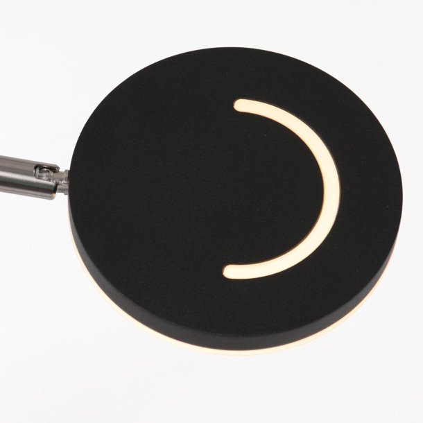 Callosa - gulvlampe i stl eller sort metal