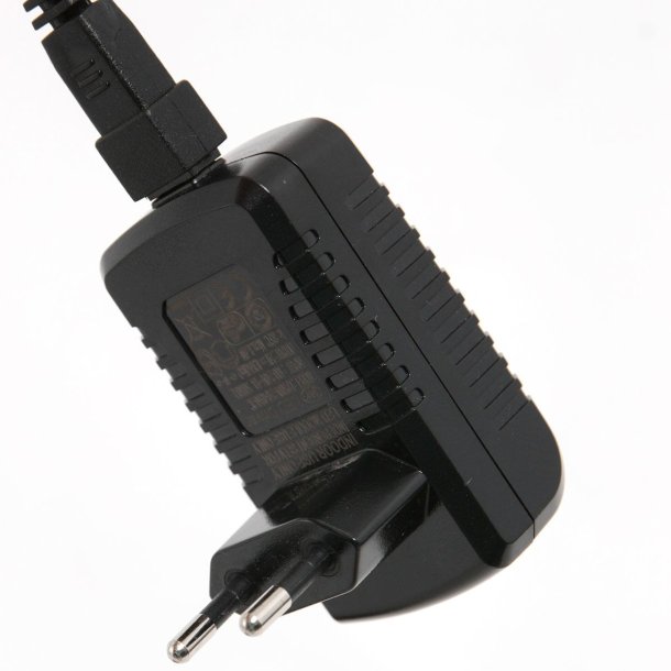 Callosa - gulvlampe i stl eller sort metal