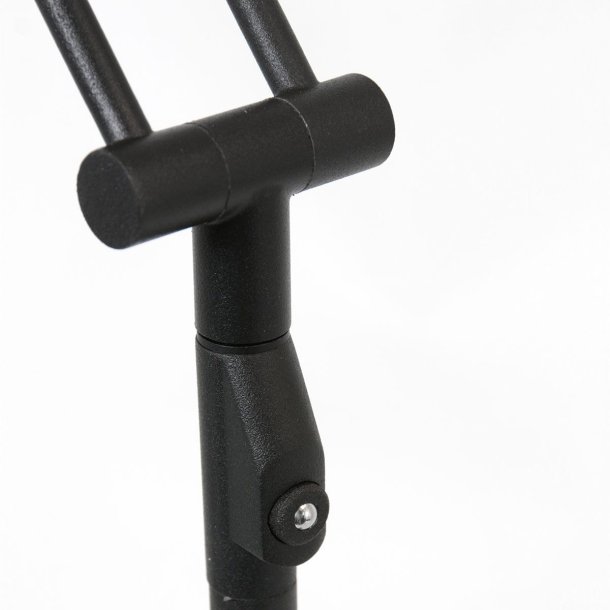 Callosa - gulvlampe i stl eller sort metal