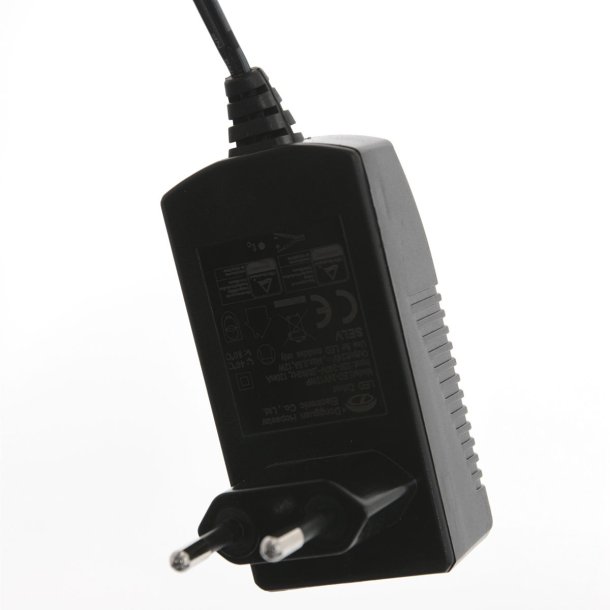 Plato - gulvlampe i tre farver metal