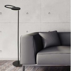 Plato - gulvlampe i tre farver metal