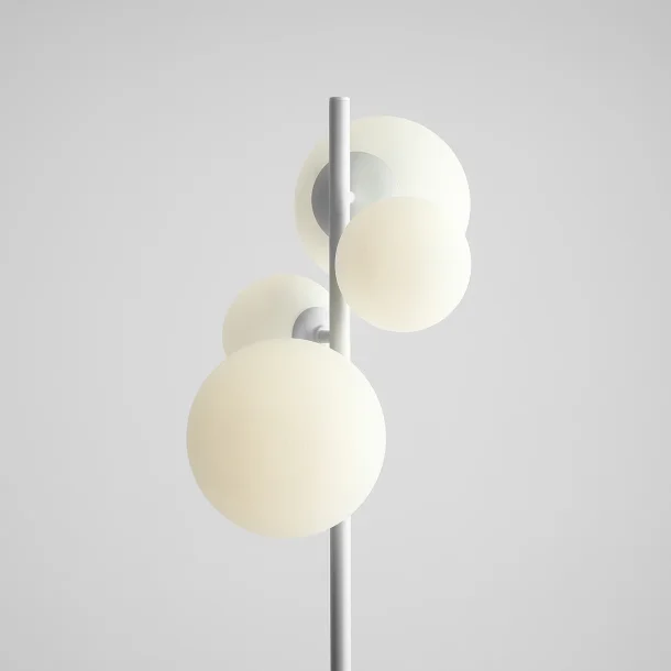 Dizzy - Gulvlampe i hvid metal og hvidt glas