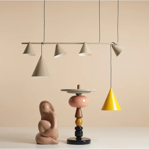 Frigg- Loftlampe i beige metal