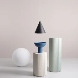 Frigg- Pendel i sort metal